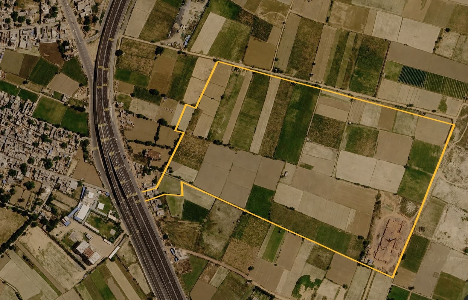 Aerial view of the approximately 50 acre Baghpat land mandate beside the expressway corridor